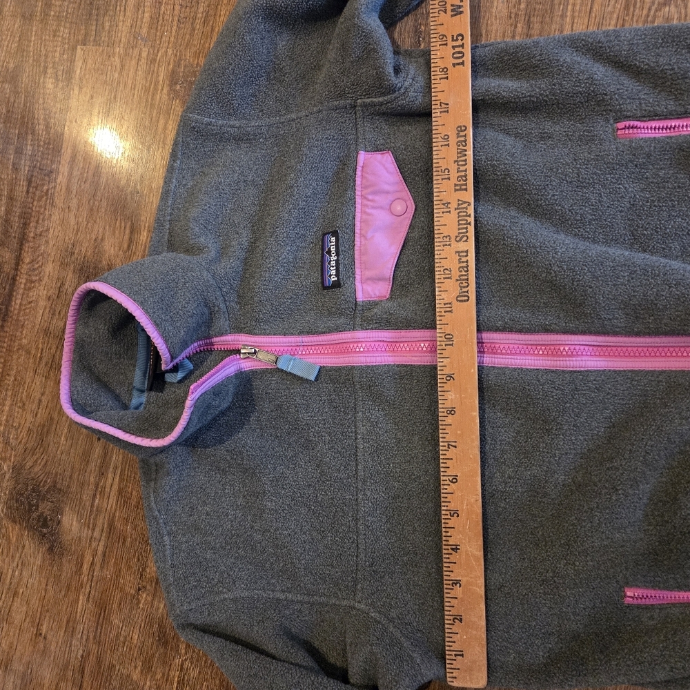 Women's Patagonia Synchilla Sweatshirt Sweater Small Gray Purple Full Zip - Picture 5 of 6